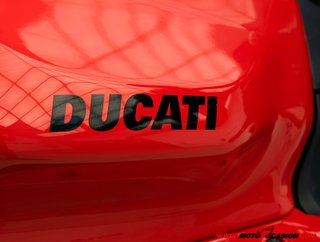 DUCATI STREETFIGHTER V2