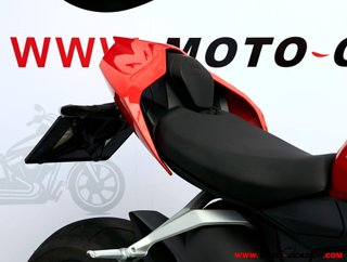 DUCATI STREETFIGHTER V2