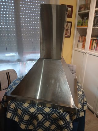 Campana extractora y monomando ducha