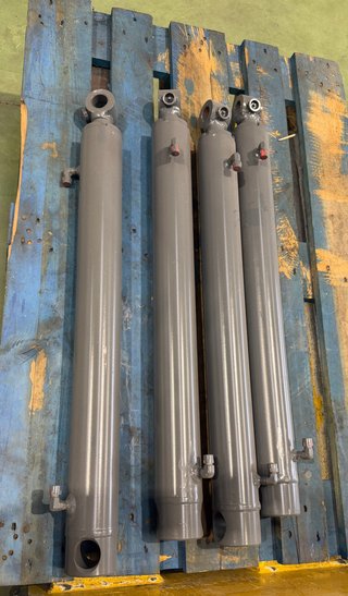 4 Cilindros Hidráulicos Elevación y Volteo