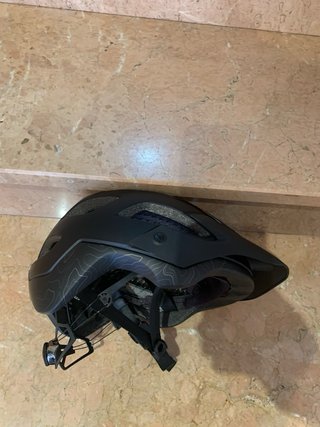 Casco MTB Enduro Nero con Supporto GoPro e Luce