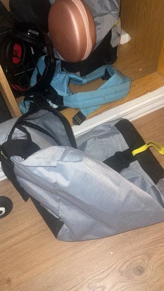 Pattini inline grigi e neri
