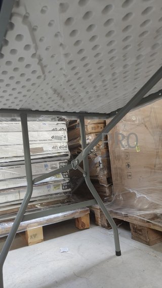 Mesa plegable multifuncional, con tablero realizado