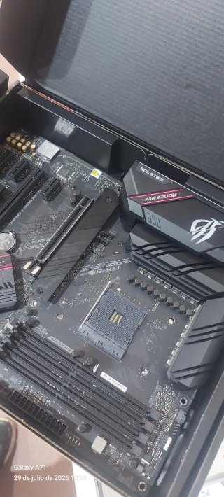 Scheda madre Asus ROG Strix B550-F Gaming