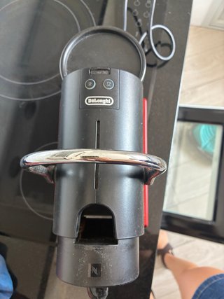 Cafetera Delongui Roja y Negra