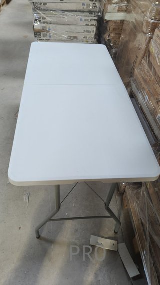 Mesa plegable multifuncional, con tablero