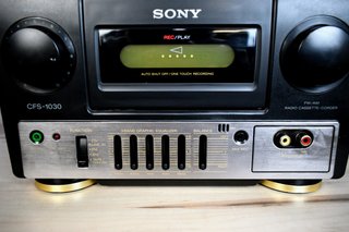 Mini cadena Sony CFS-1030 Radio Cassette Años 90