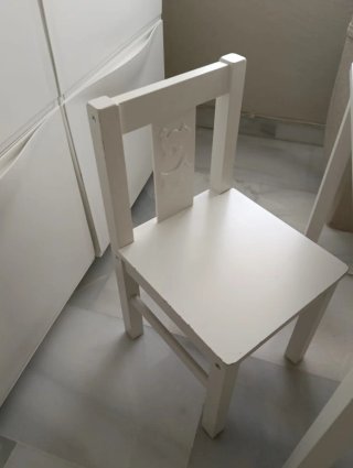Conjunto mesa y sillas para niños
