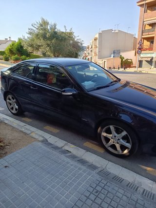 Mercedes Benz C200 muy bien cuidado