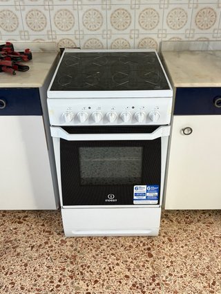 Horno y vitrocerámica Indesit