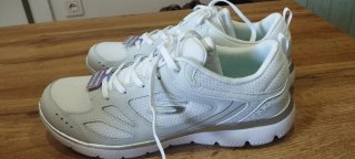 Zapatillas Skechers Summits Suites Blancas