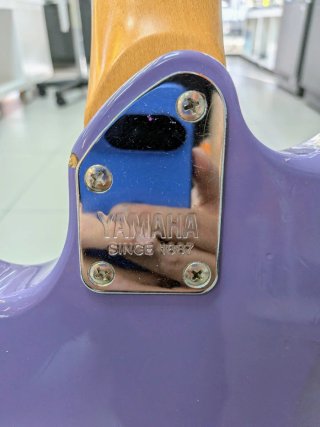 Guitarra Eléctrica Yamaha SE211