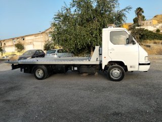 Nissan Trade 1999