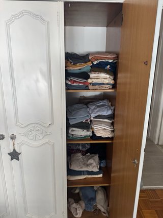 Armario de madera lacado blanco