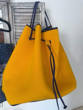 Lote 4 Borse e Zaini tre borse mai usate