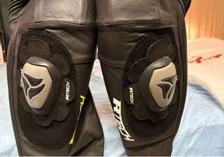 Mono de moto SHUA R-tech negro y amarillo