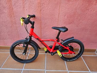 Bicicleta infantil Decathlon Btwin roja