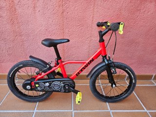 Bicicleta infantil Decathlon Btwin roja