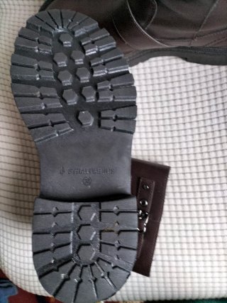 Botas marrones con hebillas