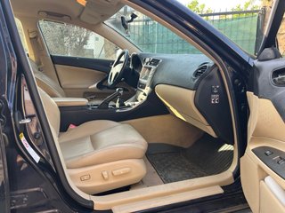 Lexus IS 220