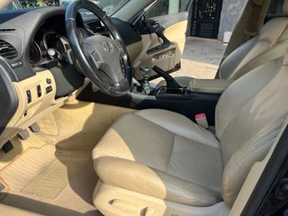 Lexus IS 220
