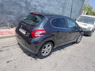 Peugeot 208 2013