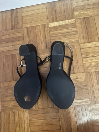 Sandali con plateau nero Unisa