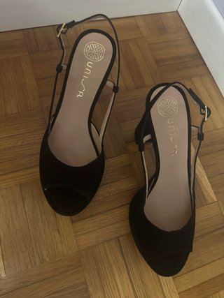 Sandali con plateau nero Unisa