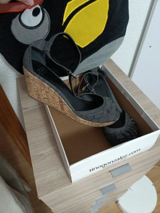 Sandalias grises Hits cuña