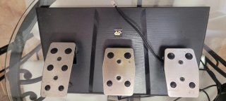 Volante y pedales simulación gaming