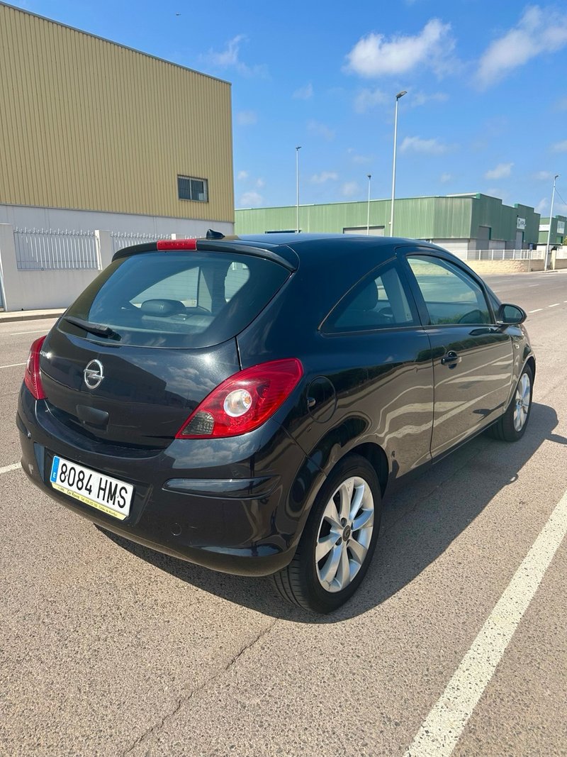 Opel Corsa 2012, foto 3