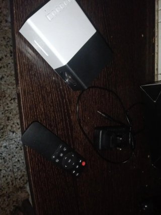 Proyector LED Blanco y Negro