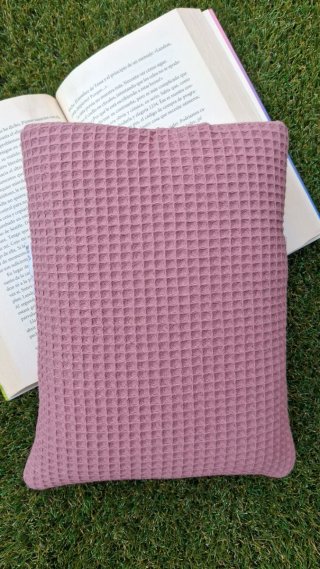 Funda libro acolchada hecha a mano