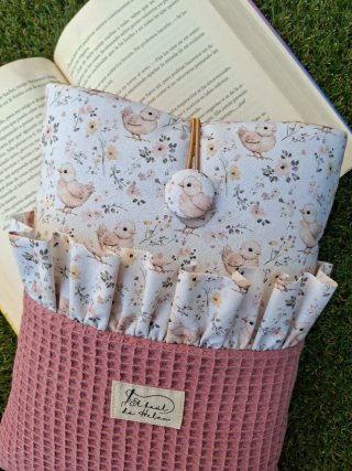 Funda libro acolchada hecha a mano