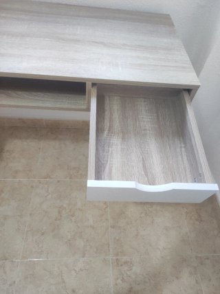 Escritorio Jysk 2 colores