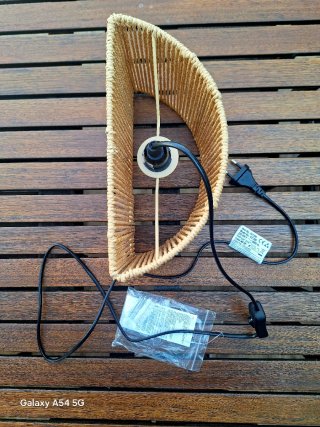 Lampada da parete in iuta