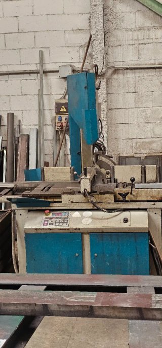 Sierra de cinta industrial