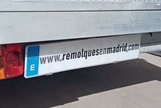 NUEVO: Remolque de dos ejes con freno 750 kg