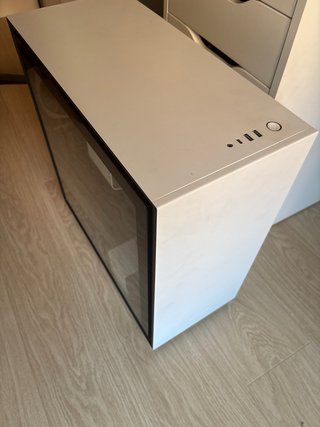 NZXT H710i Torre PC Mid Tower premium