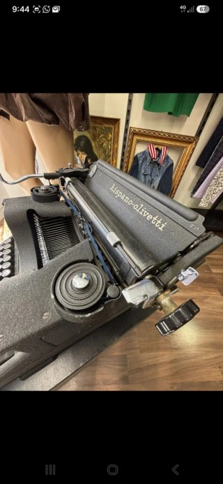 Máquina de escribir Hispano Olivetti M40 funcional