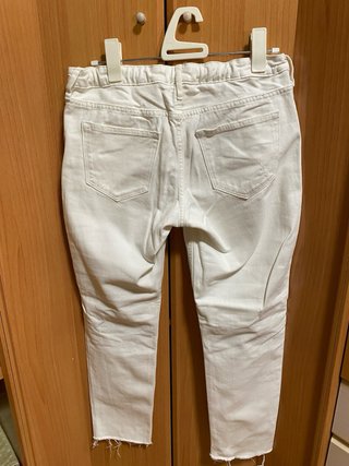 Vaqueros blancos rotos