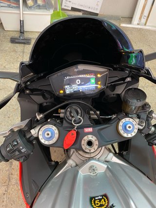 Aprilia RSV4 RF 1000 Factory