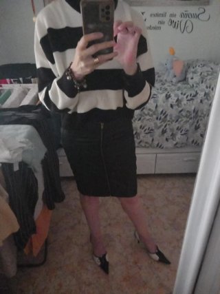 Conjunto falda , jersey rayas y zapatos