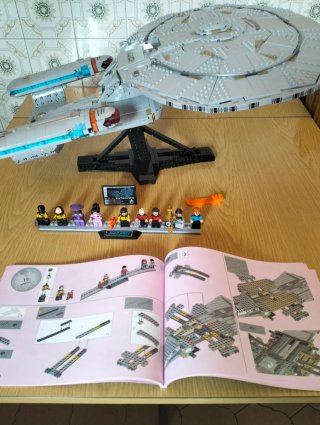 LEGO Star Trek USS Enterprise NCC-1701-D MONTADO
