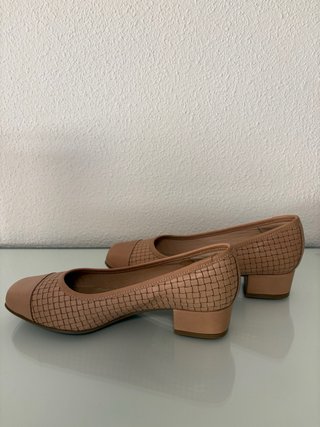 Zapatos de salon , beige , piel