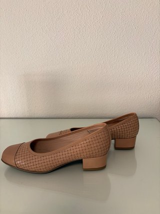 Zapatos de salon , beige , piel