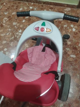 Triciclo para bebé con manillar