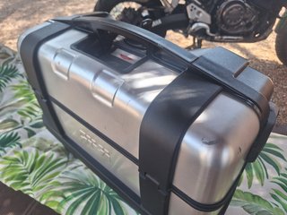 Maleta Givi Plata y Negra