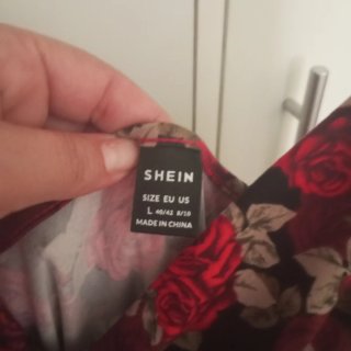 Vestido estampado flores rojas