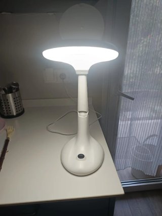Lámpara LED con lupa. Bifocal